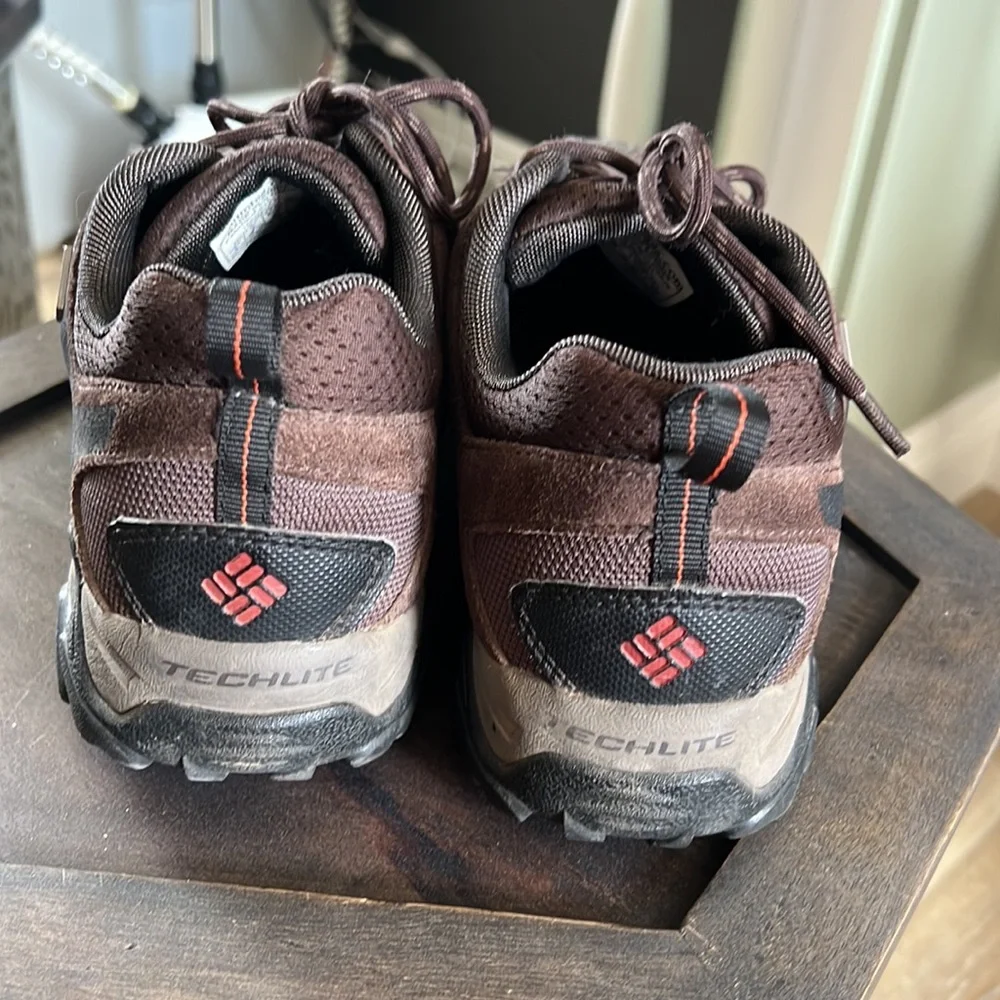 1 hour sale. Columbia, mens 9, cross trail sneaker - Picture 3 of 7